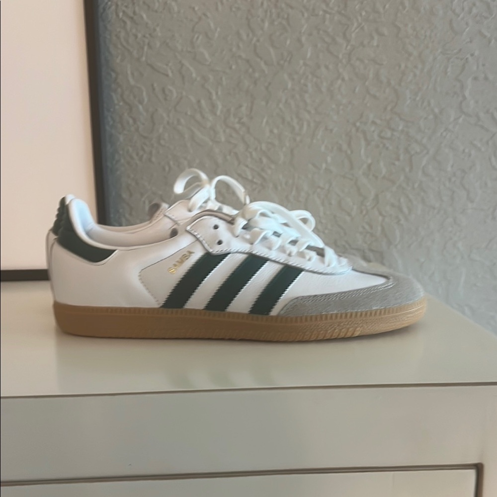 NWT White and Green Adidas Samba OG Originals Men’s Sneakers Size 8